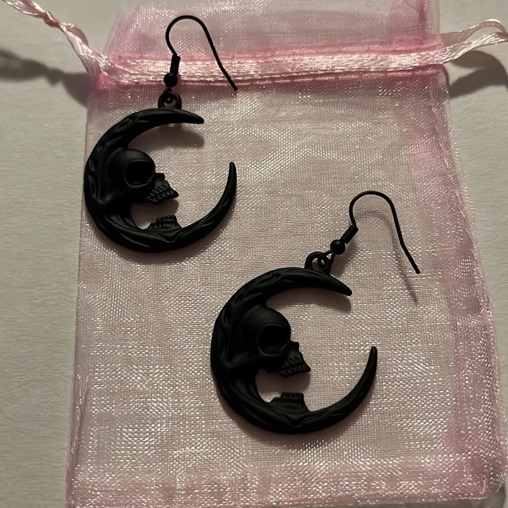 Black Skull Moon Earrings - Picture 4 of 6
